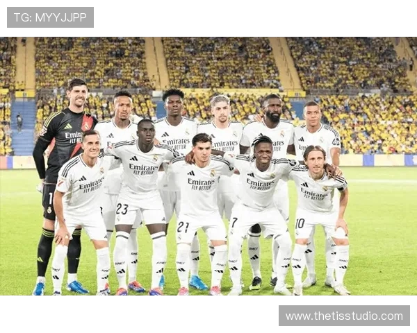 皇马锁定荷兰中场新星斯密特,安切洛蒂钦点为中场革新核心(1) 皇马锁定荷兰中场新星斯密特,安切洛蒂钦点为中场革新核心(1)